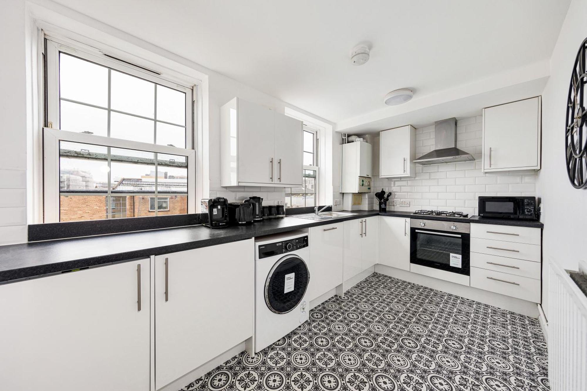 Sleek Shoreditch Hideout - 2 Bed Gem With Balcony In Central Лондон Экстерьер фото