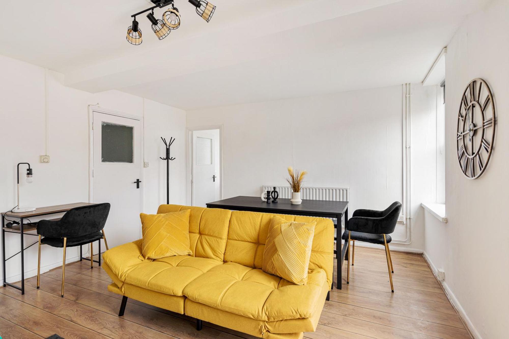 Sleek Shoreditch Hideout - 2 Bed Gem With Balcony In Central Лондон Экстерьер фото