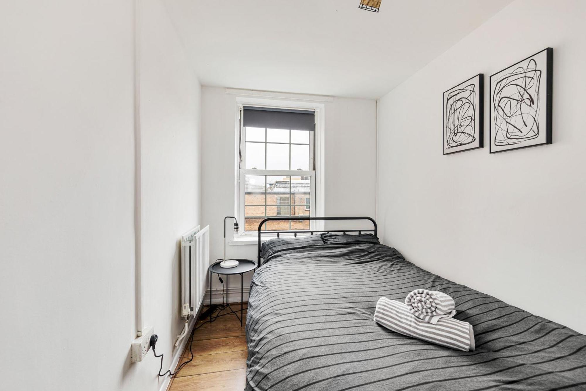 Sleek Shoreditch Hideout - 2 Bed Gem With Balcony In Central Лондон Экстерьер фото